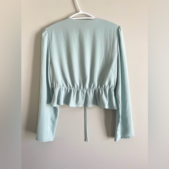 Aritzia Sunday Best Kimberley Front Tie Blouse in Baby Blue Size Medium - Picture 4 of 6